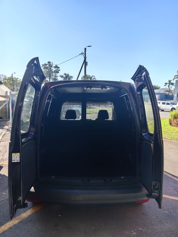 2017-Volkswagen-Caddy-16i-81kW-Panel-Van image:8