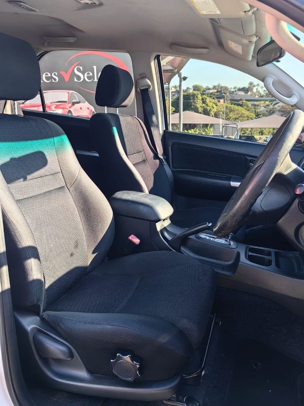 2014-Toyota-Fortuner-25-D-4D-Raised-Body-Auto image:14