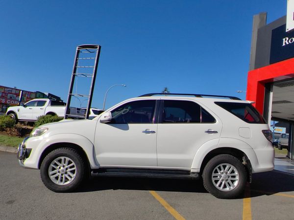 2014-Toyota-Fortuner-25-D-4D-Raised-Body-Auto image:3