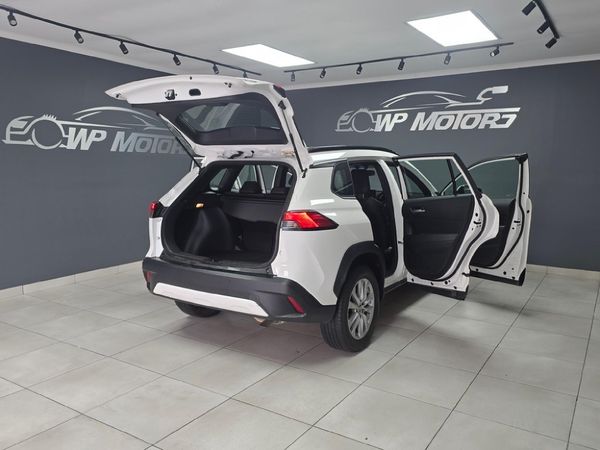 2024-Toyota-Corolla-Cross-18-XS image:9
