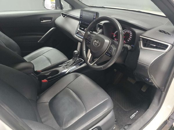 2024-Toyota-Corolla-Cross-18-XS image:17