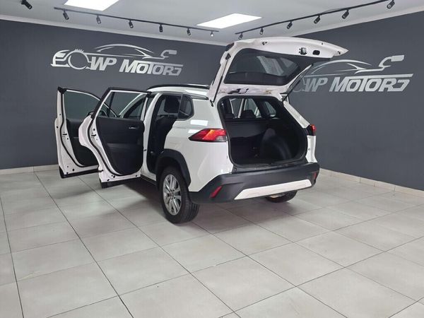 2024-Toyota-Corolla-Cross-18-XS image:8