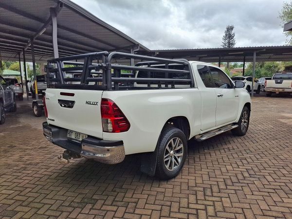 2018-Toyota-Hilux-28-GD-6-Raised-Body-Raider-Auto-Extended-Cab image:3