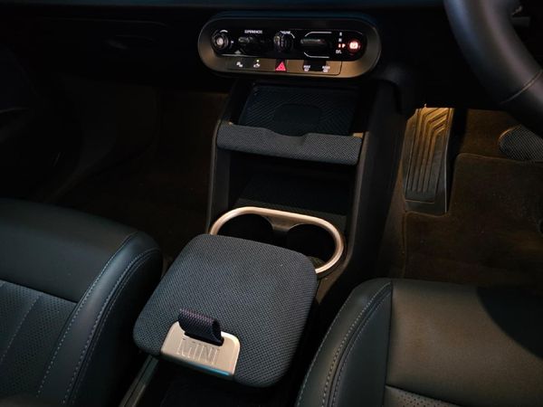 2024-MINI-Countryman-Cooper-C-u25 image:18