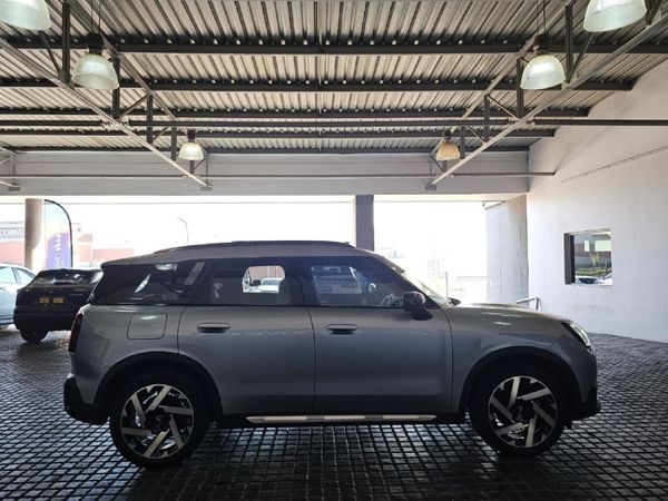 2024-MINI-Countryman-Cooper-C-u25 image:3