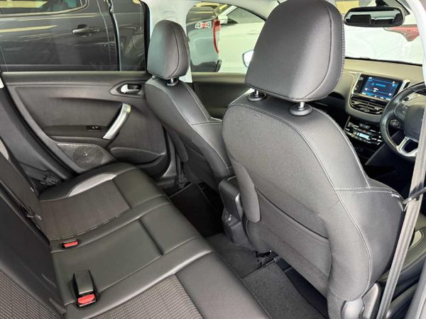 2021-Peugeot-2008-12T-Allure-Auto image:10