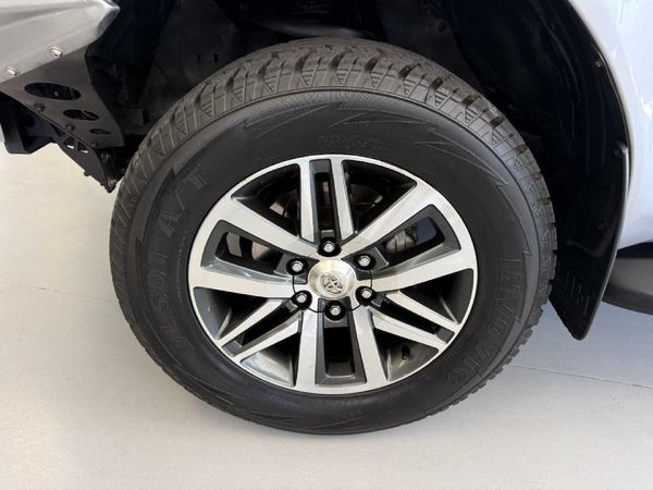 2018-Toyota-Hilux-28-GD-6-Raised-Body-Raider-Auto-Extended-Cab image:11