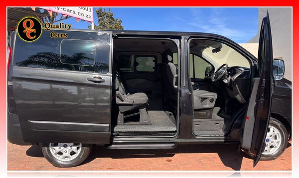 2014-Ford-Tourneo-Custom-LTD-22-TDCi-SWB-114kW image:25