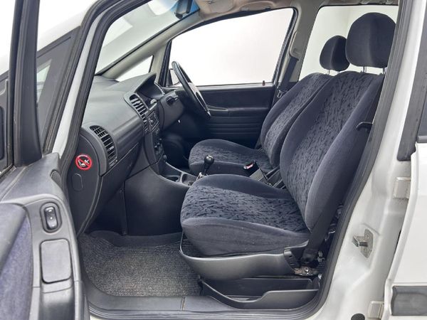 2003-Opel-Zafira-18i-CD image:6