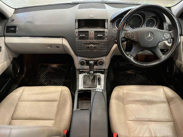 2010-Mercedes-Benz-C-Class-C-200K-Elegance-Auto image:9