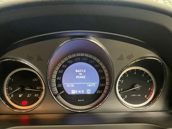 2010-Mercedes-Benz-C-Class-C-200K-Elegance-Auto image:10