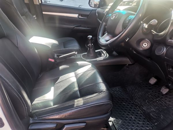 2016-Toyota-Hilux-28-GD-6-Raider-4x4-Double-Cab-Diesel-Manual image:9