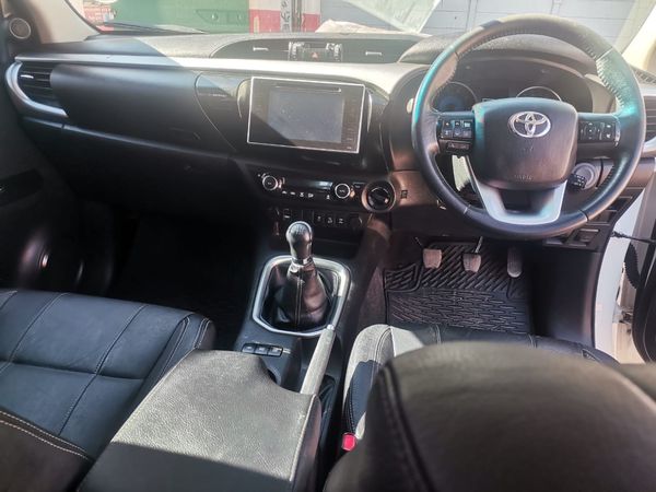 2016-Toyota-Hilux-28-GD-6-Raider-4x4-Double-Cab-Diesel-Manual image:11