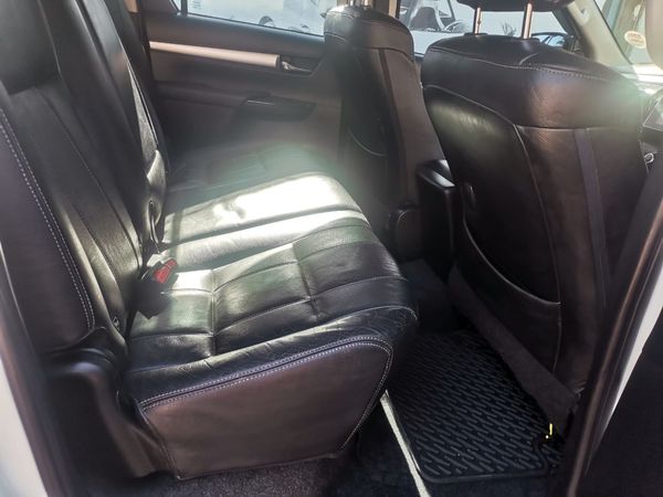 2016-Toyota-Hilux-28-GD-6-Raider-4x4-Double-Cab-Diesel-Manual image:12