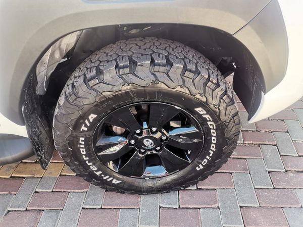 2016-Toyota-Hilux-28-GD-6-Raider-4x4-Double-Cab-Diesel-Manual image:16
