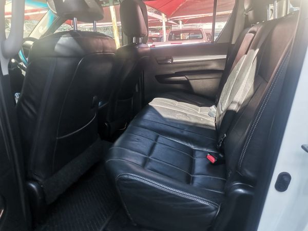 2016-Toyota-Hilux-28-GD-6-Raider-4x4-Double-Cab-Diesel-Manual image:8