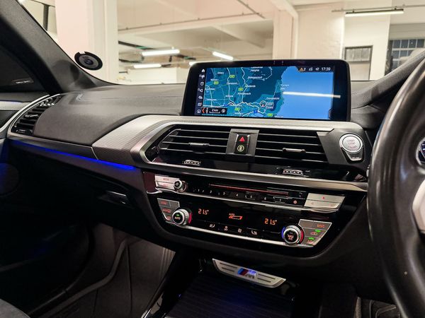 2019-BMW-X3-M40d image:9