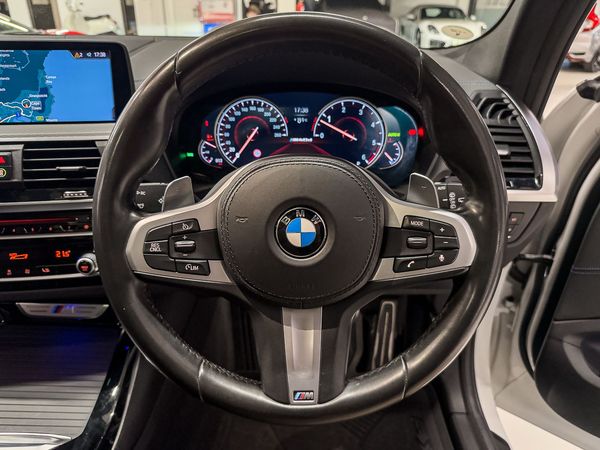 2019-BMW-X3-M40d image:11