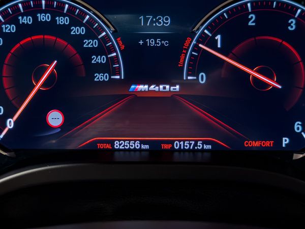 2019-BMW-X3-M40d image:7
