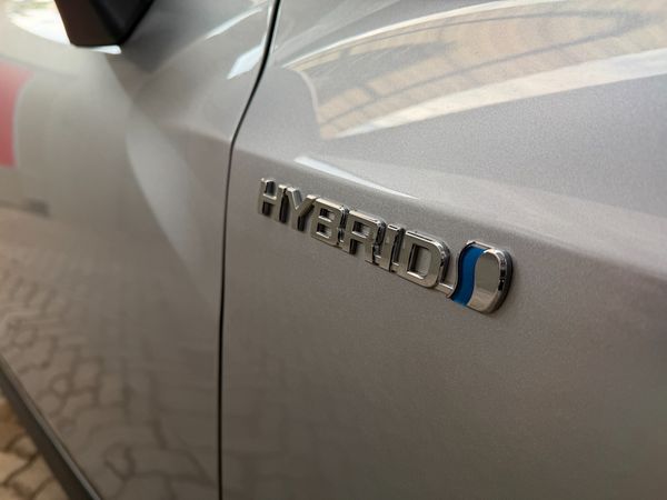 2022-Toyota-Corolla-Cross-18-XS-Hybrid image:17