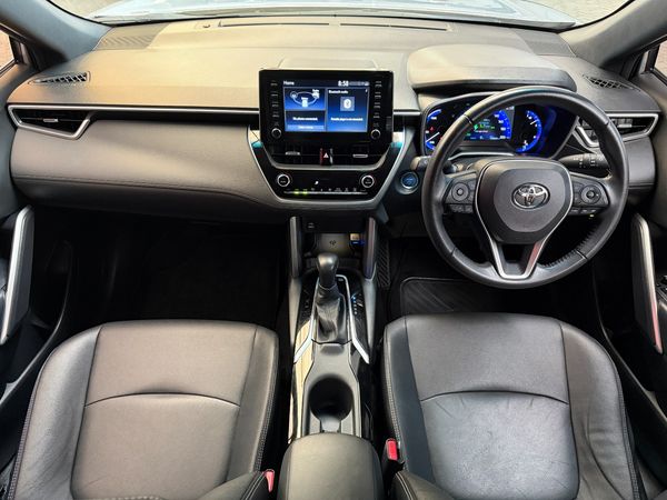 2022-Toyota-Corolla-Cross-18-XS-Hybrid image:1
