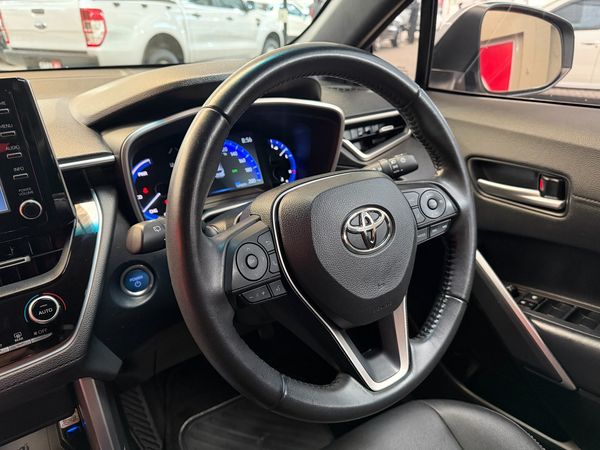2022-Toyota-Corolla-Cross-18-XS-Hybrid image:22
