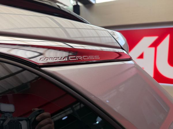 2022-Toyota-Corolla-Cross-18-XS-Hybrid image:29