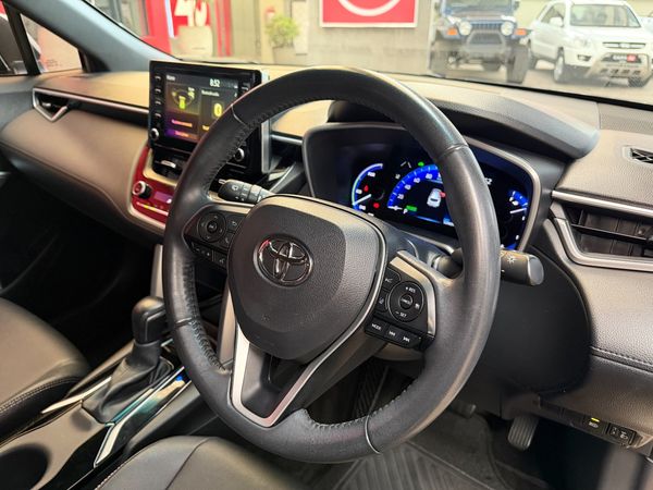 2022-Toyota-Corolla-Cross-18-XS-Hybrid image:4