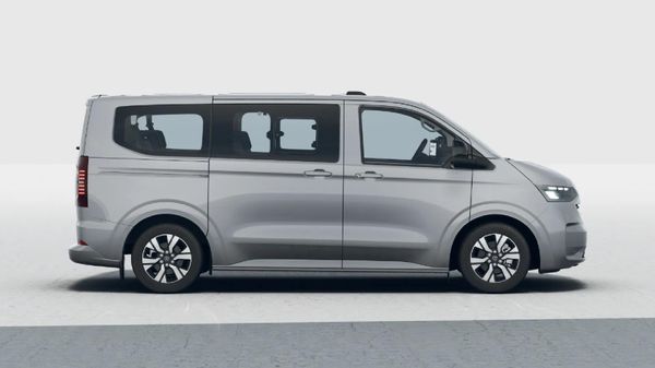 2026-Volkswagen-Kombi-20TDI-Life-Auto-125kw image:7