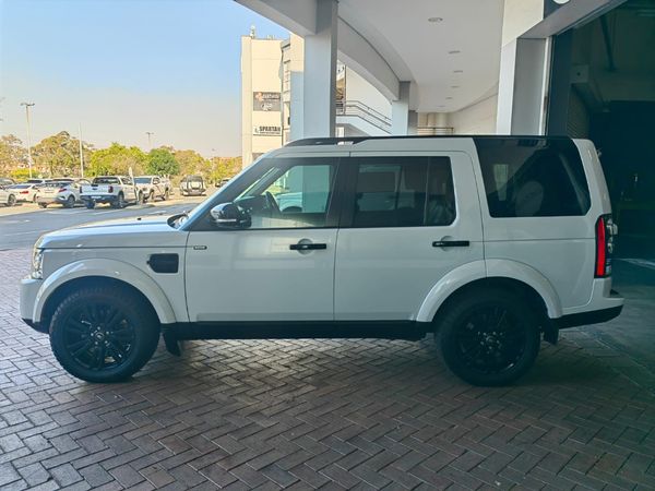 2016-Land-Rover-Discovery-4-30-TDSD-V6-SE-Black-Edition image:4