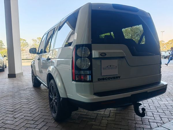 2016-Land-Rover-Discovery-4-30-TDSD-V6-SE-Black-Edition image:5