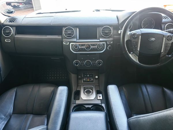 2016-Land-Rover-Discovery-4-30-TDSD-V6-SE-Black-Edition image:7