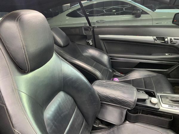 2011-Mercedes-Benz-E-Class-E-350-Coupe image:10
