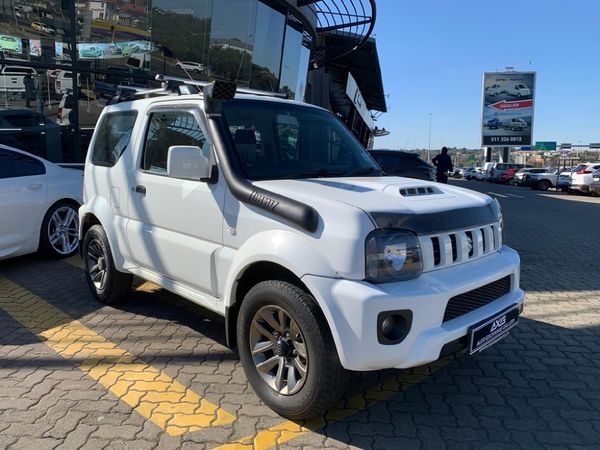 2015-Suzuki-Jimny-13 image:1