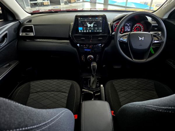 2026-Mahindra-XUV-3XO-12T-MX2-Auto image:5