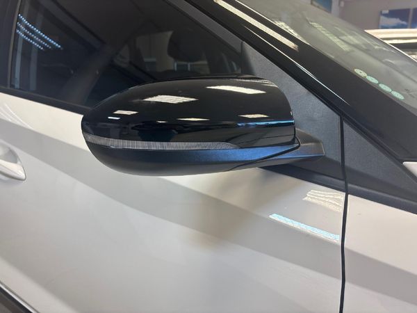 2026-Hyundai-i20-12-Executive image:9