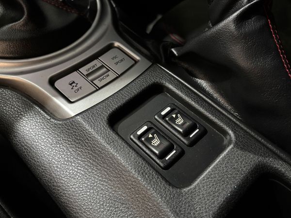 2012-Toyota-86-20-High-Auto image:12