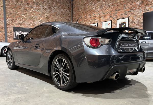 2012-Toyota-86-20-High-Auto image:6