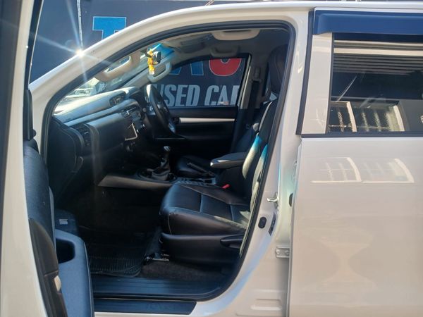 2024-Toyota-Hilux-24-GD-6-SRX-4x4-Double-Cab image:9