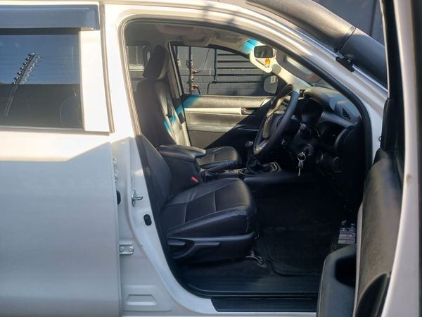 2024-Toyota-Hilux-24-GD-6-SRX-4x4-Double-Cab image:10