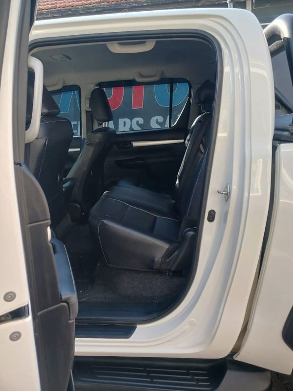 2024-Toyota-Hilux-24-GD-6-SRX-4x4-Double-Cab image:11