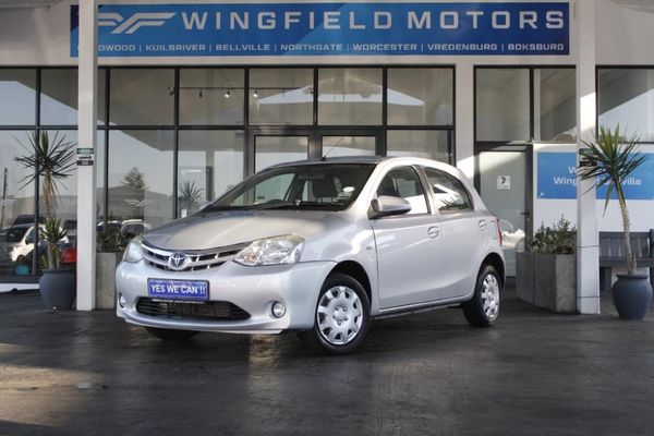 2016-Toyota-Etios-15-XS-5-dr image:5