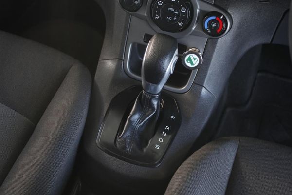2017-Ford-Fiesta-10-EcoBoost-Ambiente-Auto-5-dr image:16