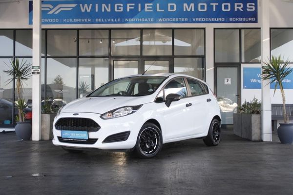 2017-Ford-Fiesta-10-EcoBoost-Ambiente-Auto-5-dr image:4