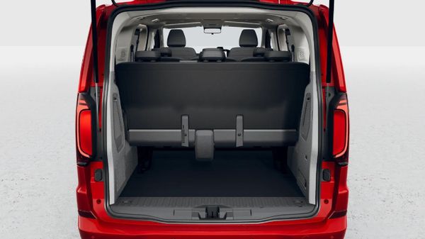2026-Volkswagen-Kombi-20TDI-Style-4mot-Auto image:5