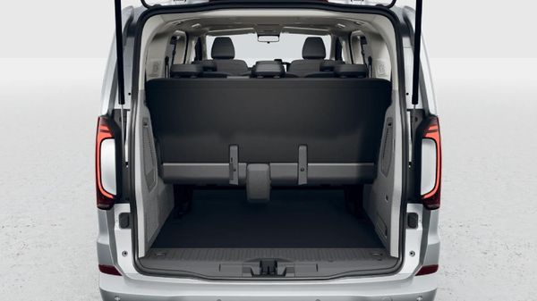 2026-Volkswagen-Kombi-20TDI-Style-4mot-Auto image:5