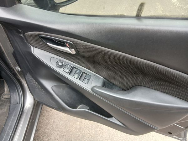 2021-Mazda-2-15-Active image:11
