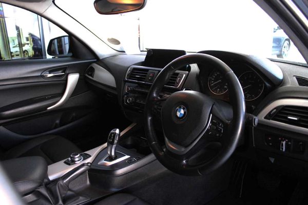 2017-BMW-1-Series-118i-5-dr-Auto image:9