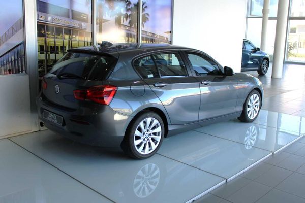 2017-BMW-1-Series-118i-5-dr-Auto image:5