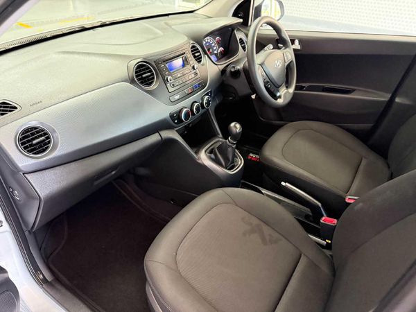 2020-Hyundai-Grand-i10-10-Motion image:9